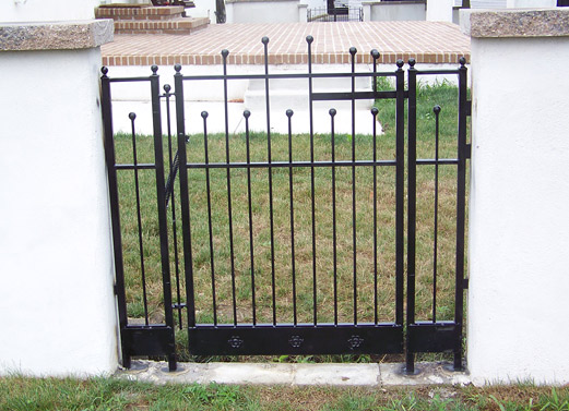 Iron Self Closing Dog Gate